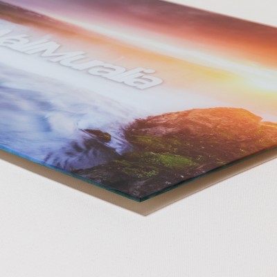 Szkło hartowane o grubości 4 mm.