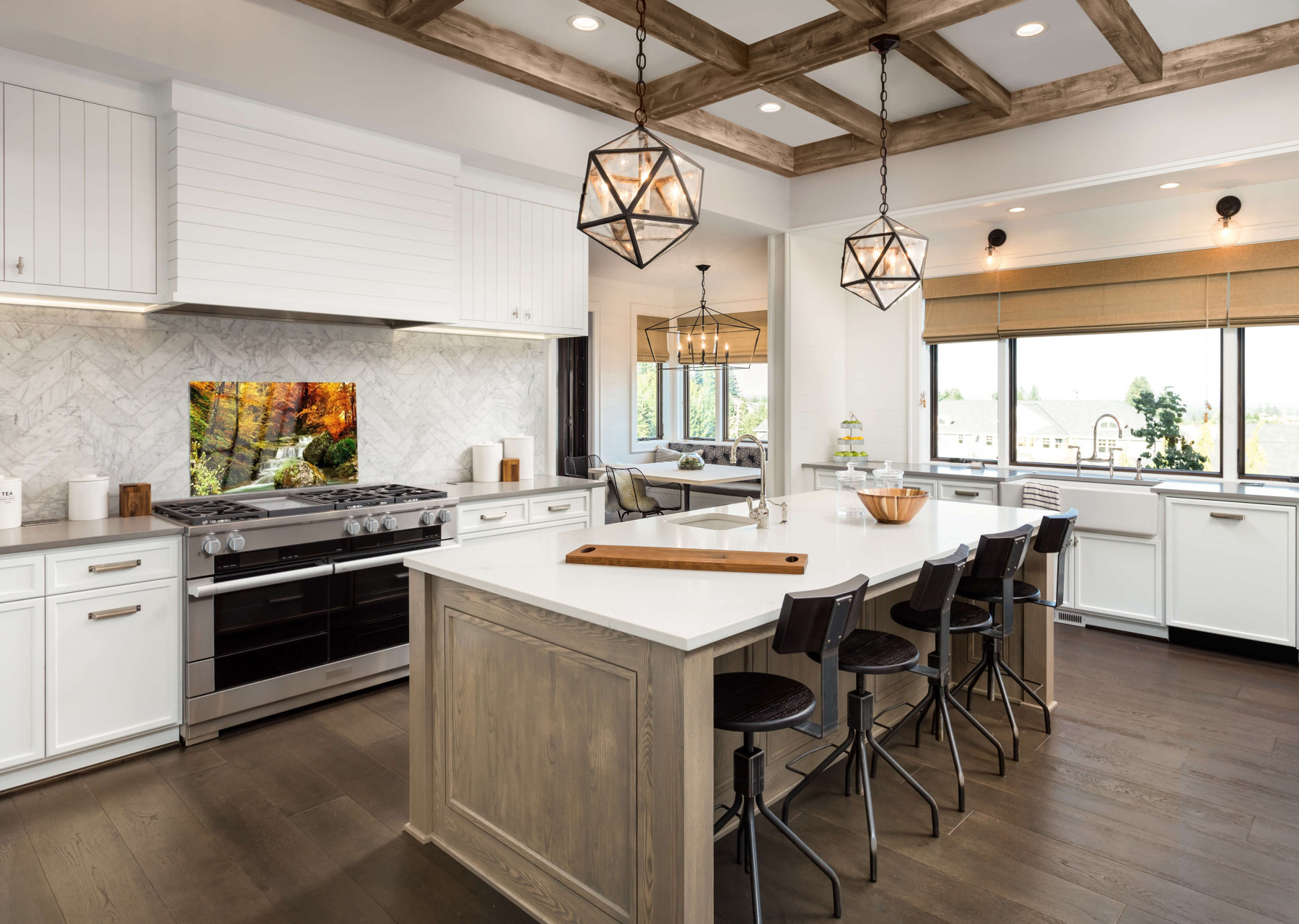 Jak przykręcić panele szklane?